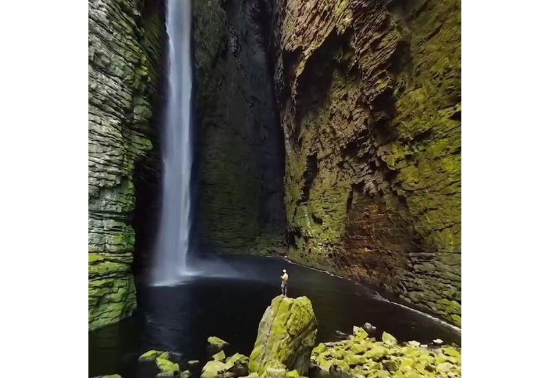 Живописный водопад Фумасинья
