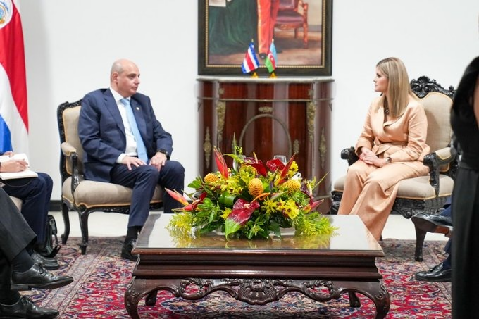 Azərbaycan səfiri etimadnaməsini Kosta Rika Prezidentinə təqdim edib