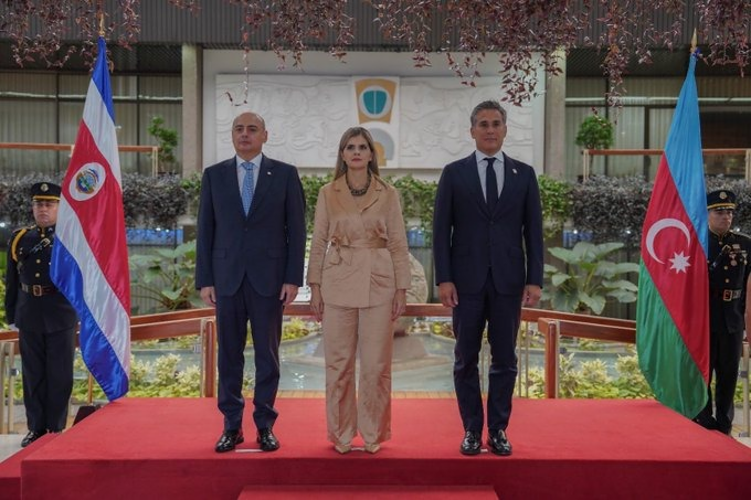 Azərbaycan səfiri etimadnaməsini Kosta Rika Prezidentinə təqdim edib