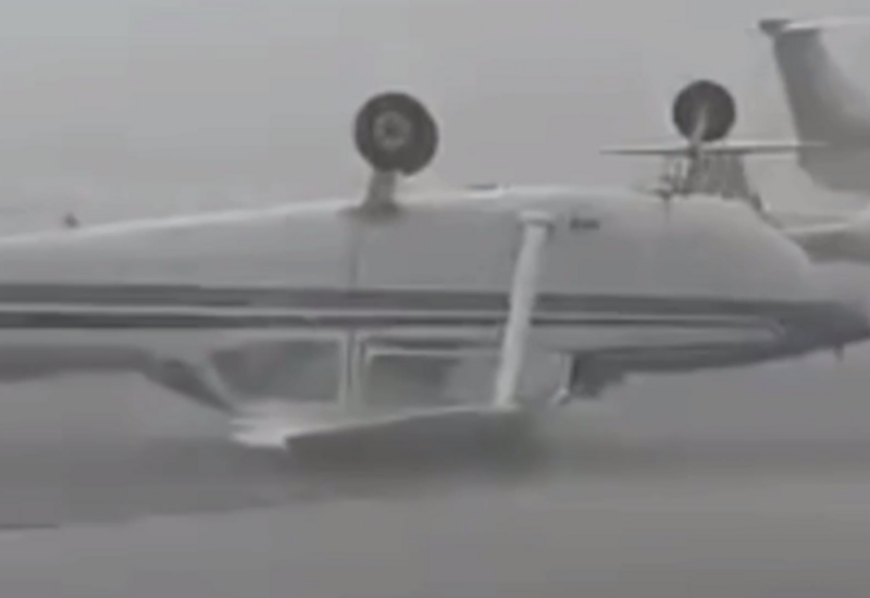 Мощный шторм обрушился на аэропорт в Италии