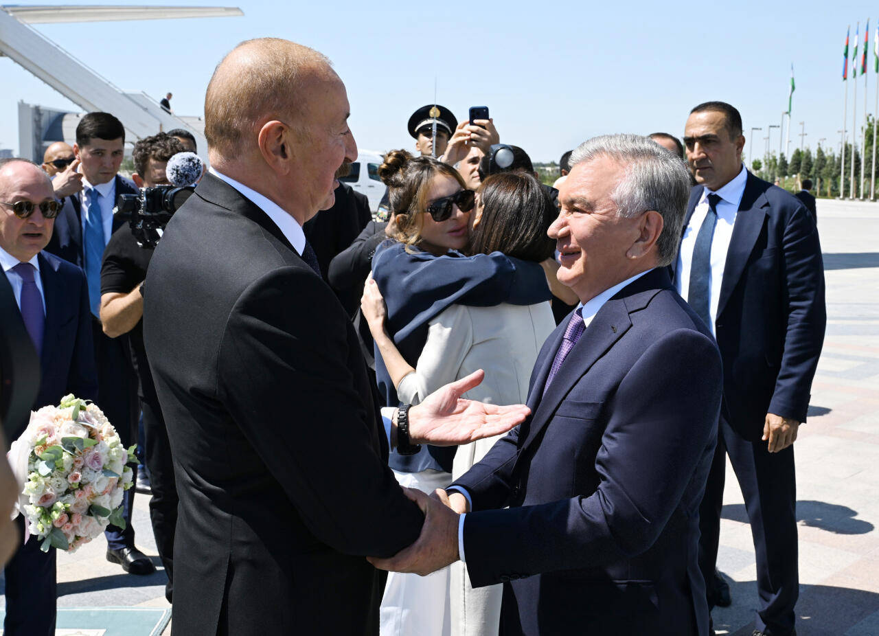 Prezident İlham Əliyev Özbəkistana dövlət səfərinə gəlib