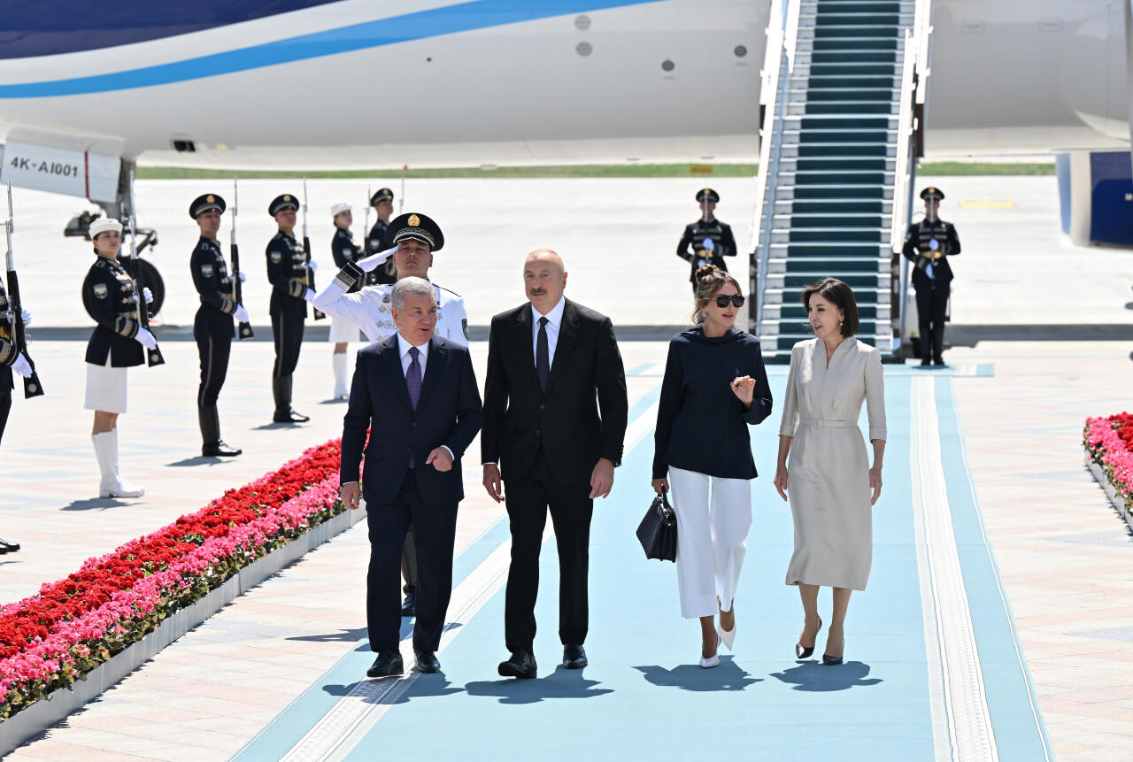 Prezident İlham Əliyev Özbəkistana dövlət səfərinə gəlib