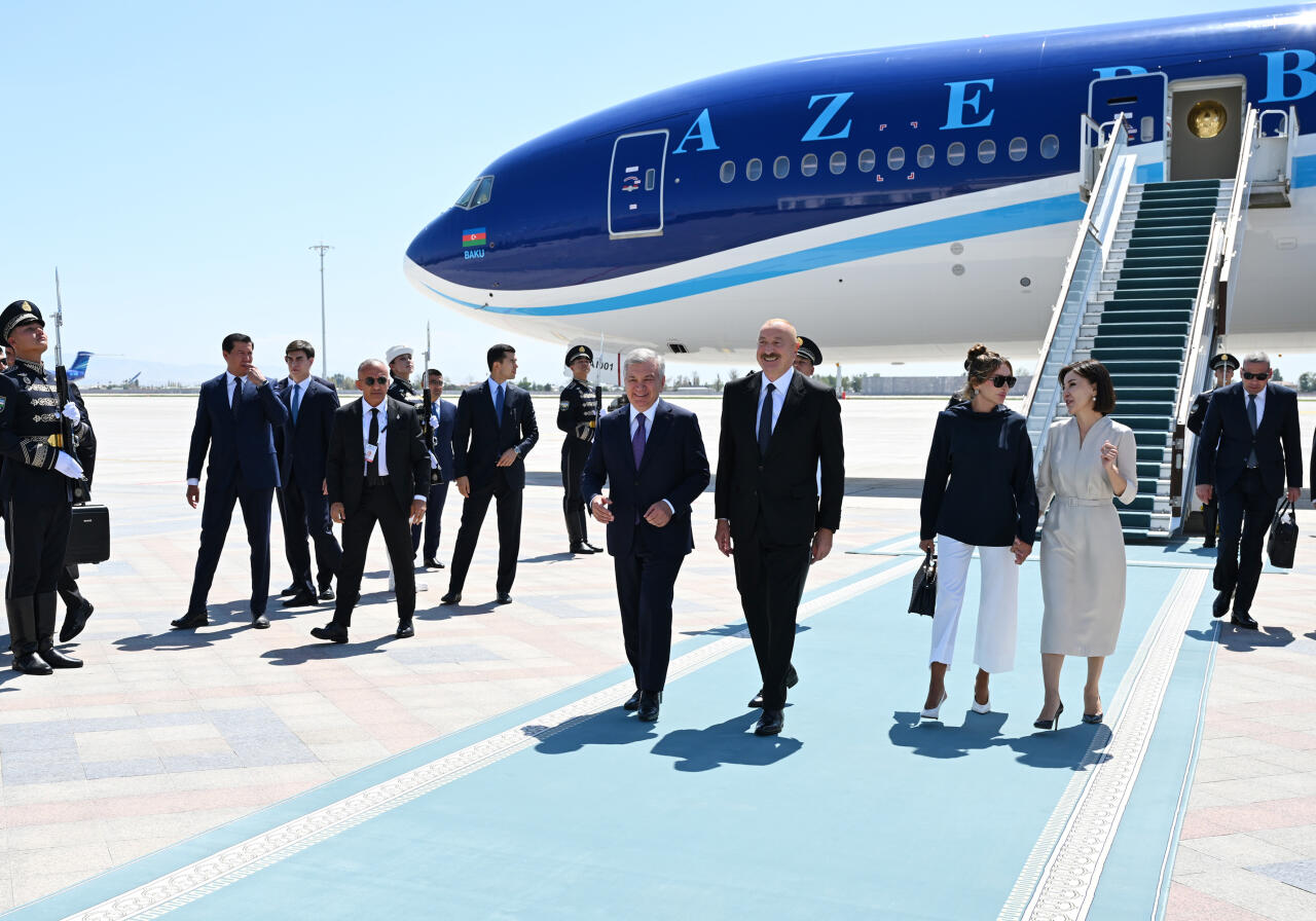 Prezident İlham Əliyev Özbəkistana dövlət səfərinə gəlib