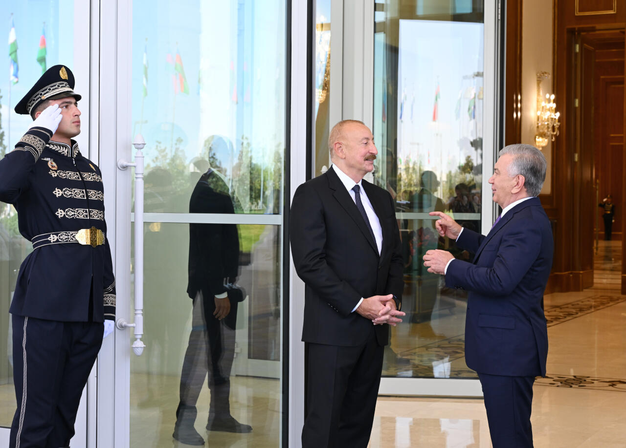 Prezident İlham Əliyev Özbəkistana dövlət səfərinə gəlib