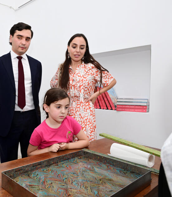 Leyla Əliyeva ilk Buxara Biennalesinin əsərləri ilə tanış olub