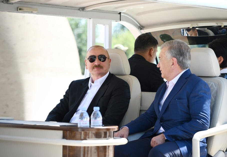 Azərbaycan ilə Özbəkistanın Prezidentləri və Birinci xanımları Buxara şəhərindəki “Poyi-Kalon” kompleksi ilə tanış olublar