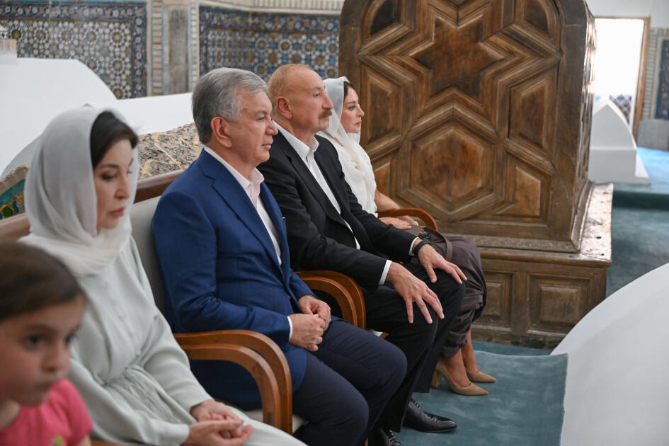 Azərbaycan ilə Özbəkistanın Prezidentləri və Birinci xanımları Buxara şəhərindəki “Poyi-Kalon” kompleksi ilə tanış olublar