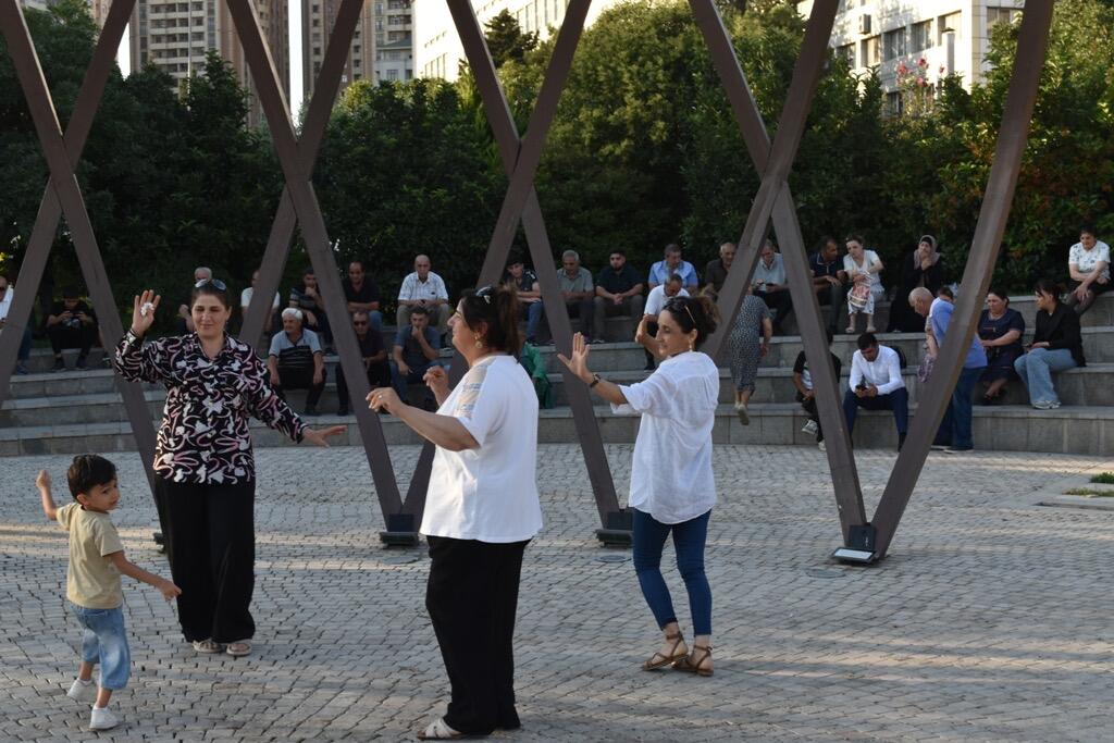 Paytaxtda yenə axşam konsertləri təşkil edilib