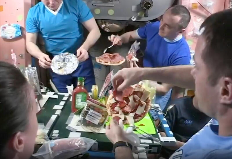Космонавтов могут начать кормить печеньем из пластика