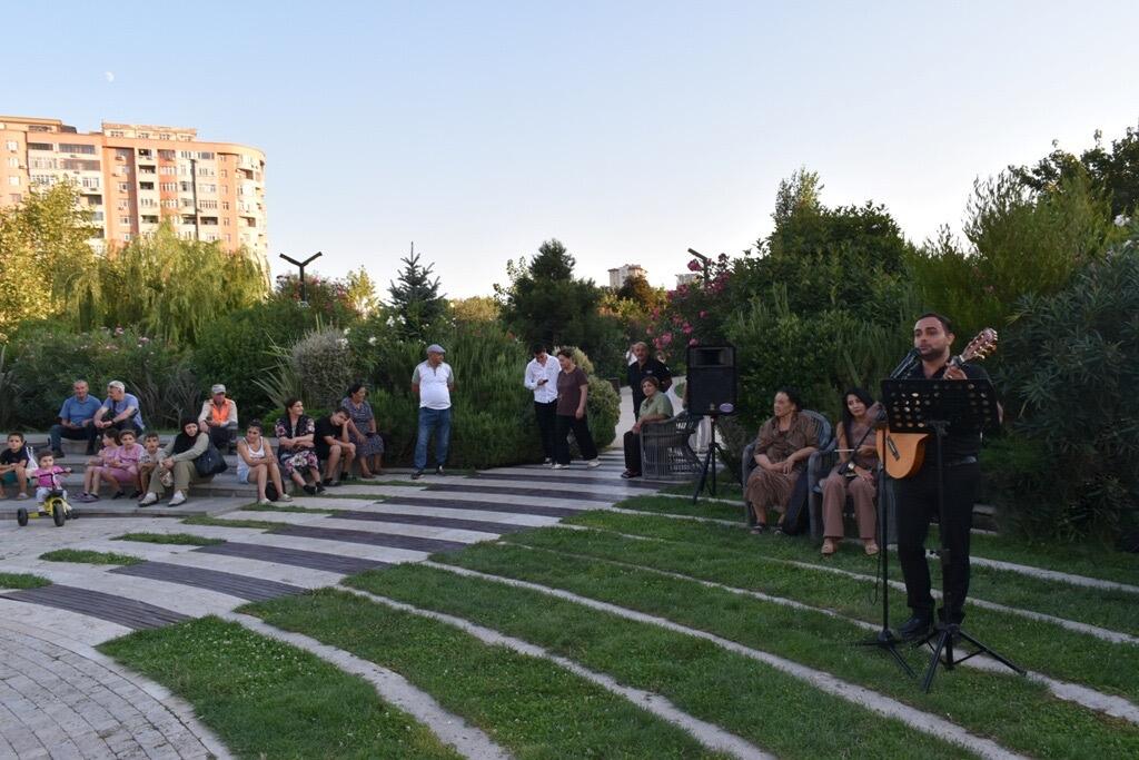 Paytaxtda yenə axşam konsertləri təşkil edilib