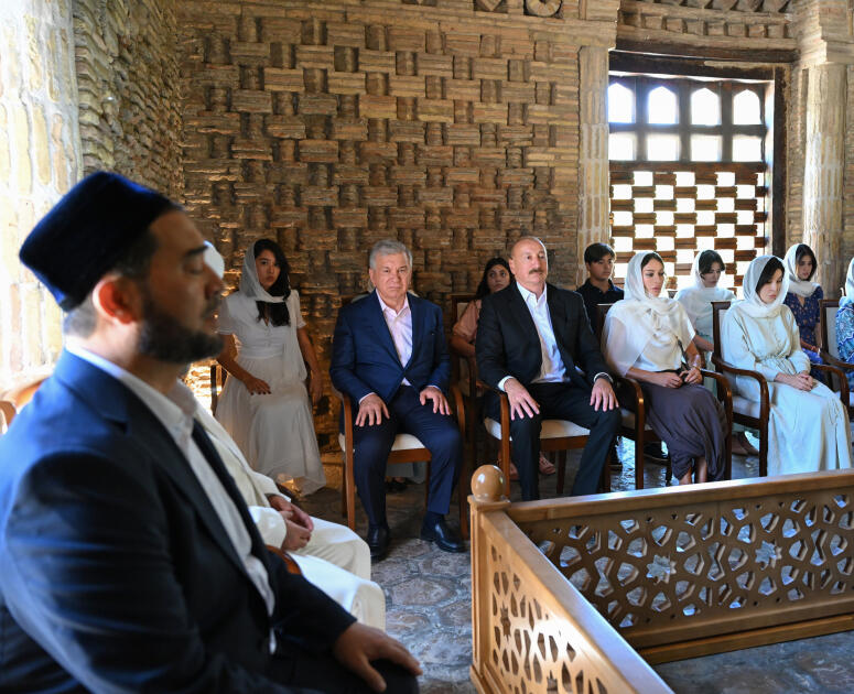 Azərbaycan ilə Özbəkistanın Prezidentləri və Birinci xanımları Buxarada İsmayıl Samani türbəsi ilə tanış olublar