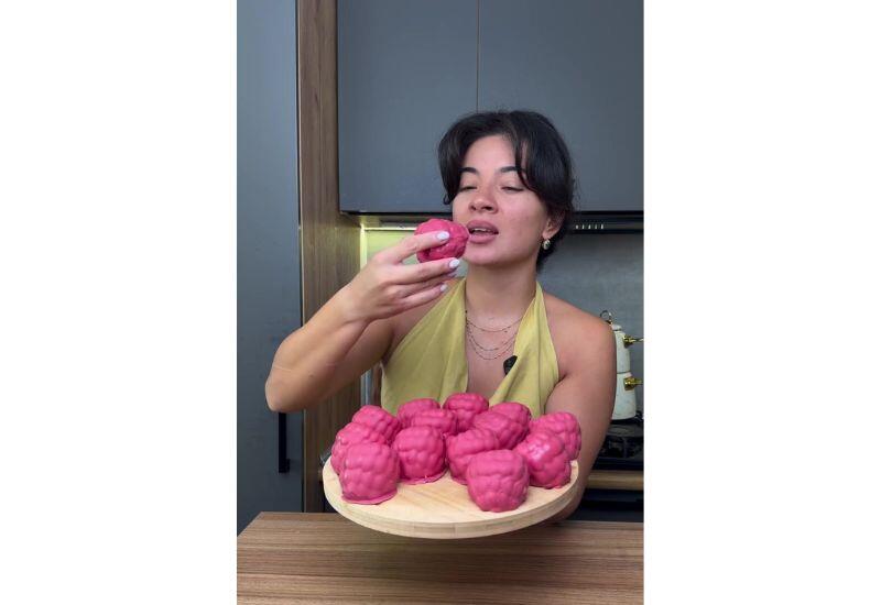 Красиво и вкусно: coookholic показала рецепт корпусных десертов