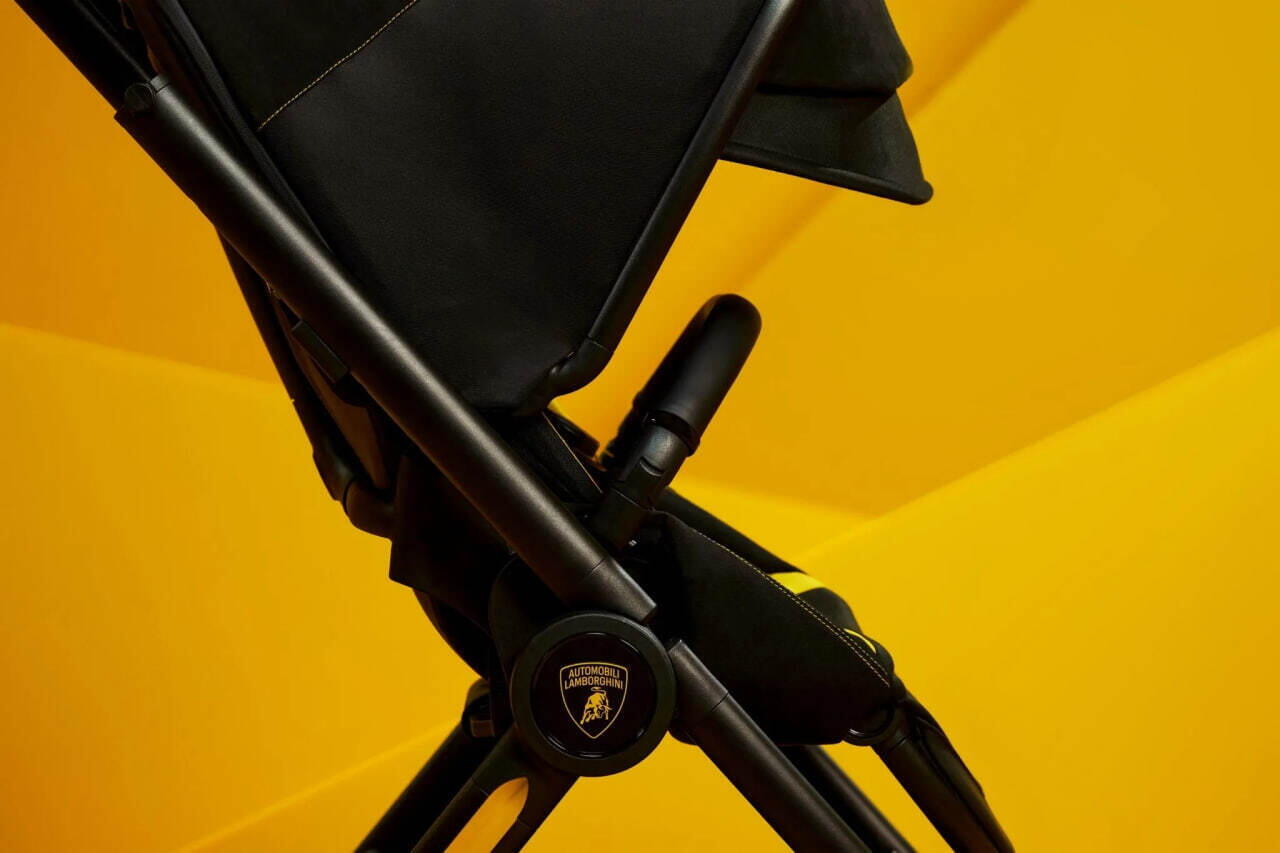Lamborghini выпустила детскую коляску