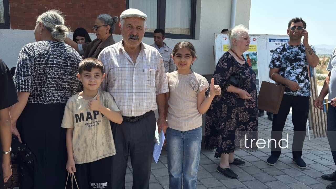 Şükürbəyli və Horovluda daha 18 ailəyə evlərinin açarları təqdim olunub