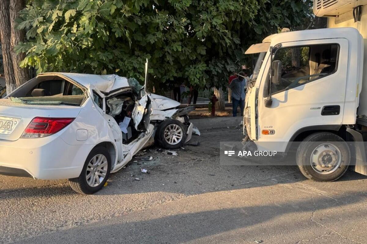 Şirvanda iki avtomobili toqquşub, ölən və yaralanan var