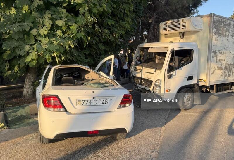 Şirvanda iki avtomobili toqquşub, ölən və yaralanan var