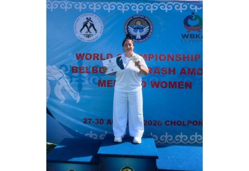 Азербайджанская спортсменка стала чемпионкой мира по борьбе на поясах