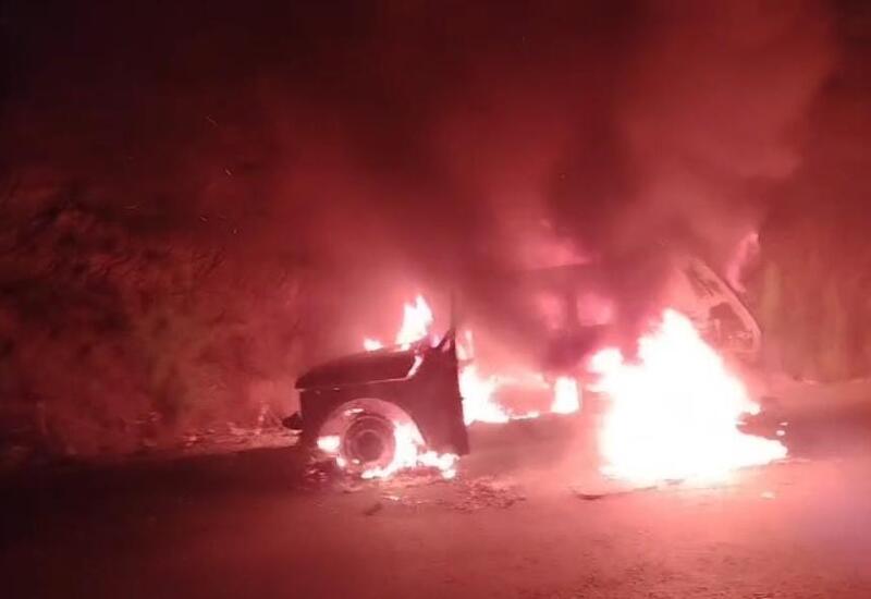 На дороге Шуша–Ханкенди полностью сгорел автомобиль