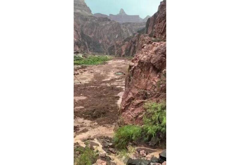 В парке Гранд-Каньон в США произошло наводнение