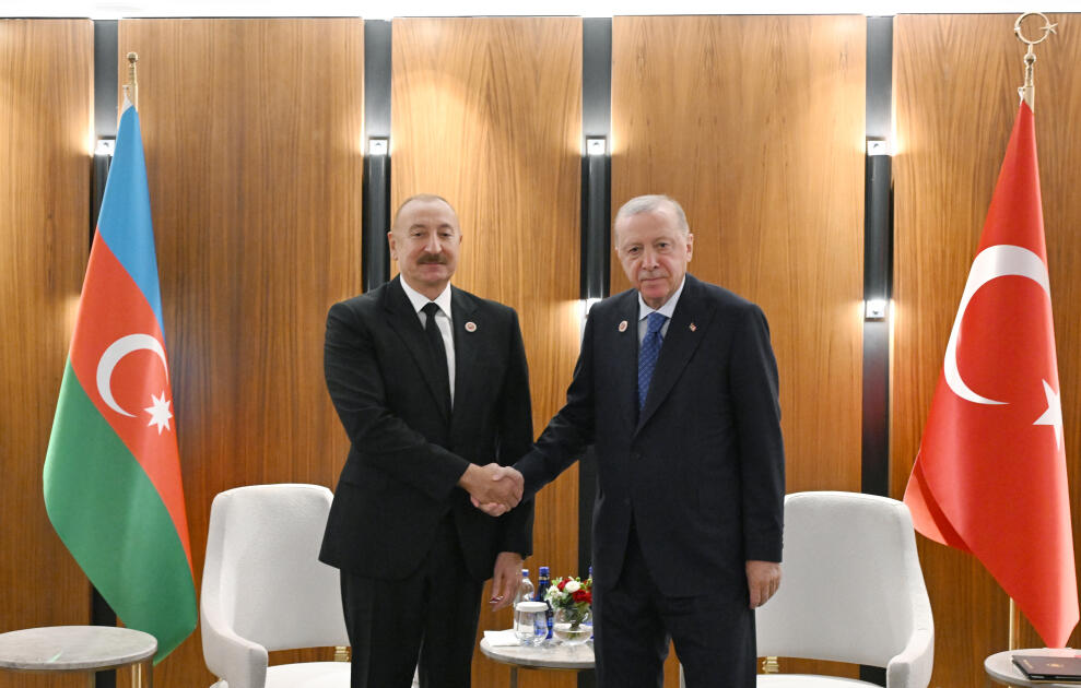 Prezident İlham Əliyevin Bişkekdə Rəcəb Tayyib Ərdoğanla görüşü olub