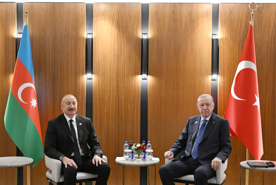 Prezident İlham Əliyevin Bişkekdə Rəcəb Tayyib Ərdoğanla görüşü olub