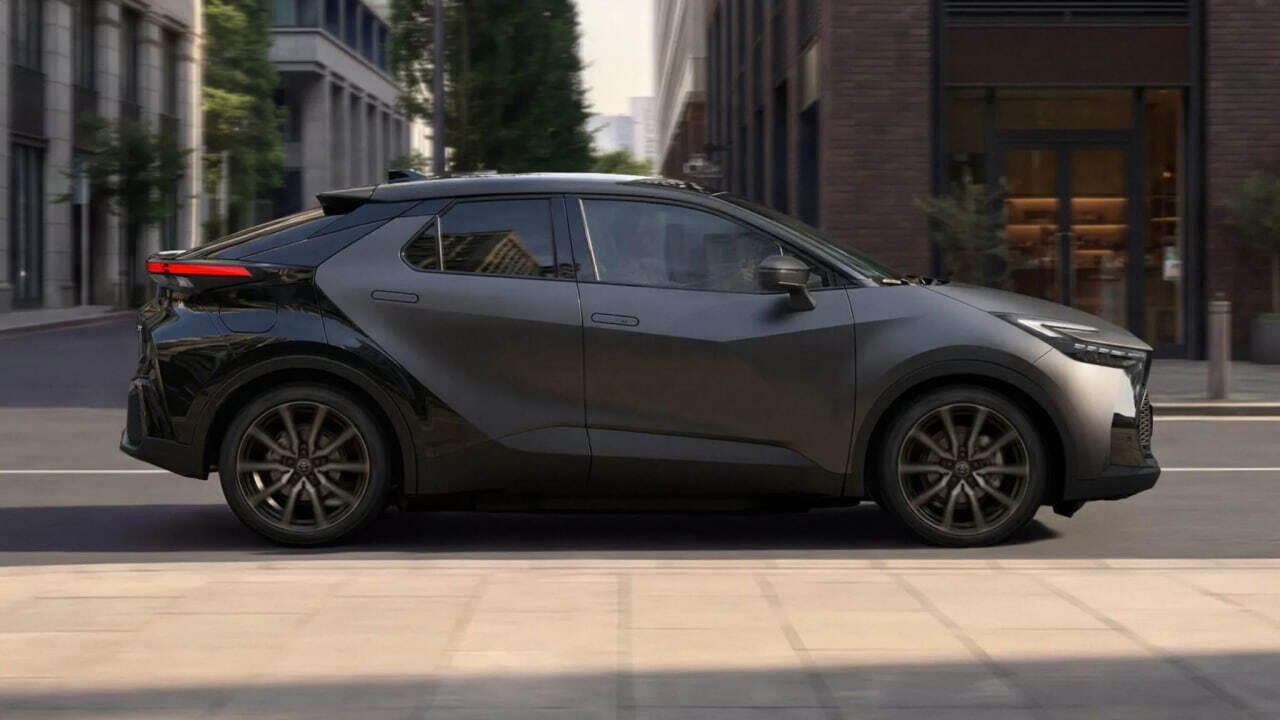 Спецверсия Toyota: новый цвет, диски и дисплей
