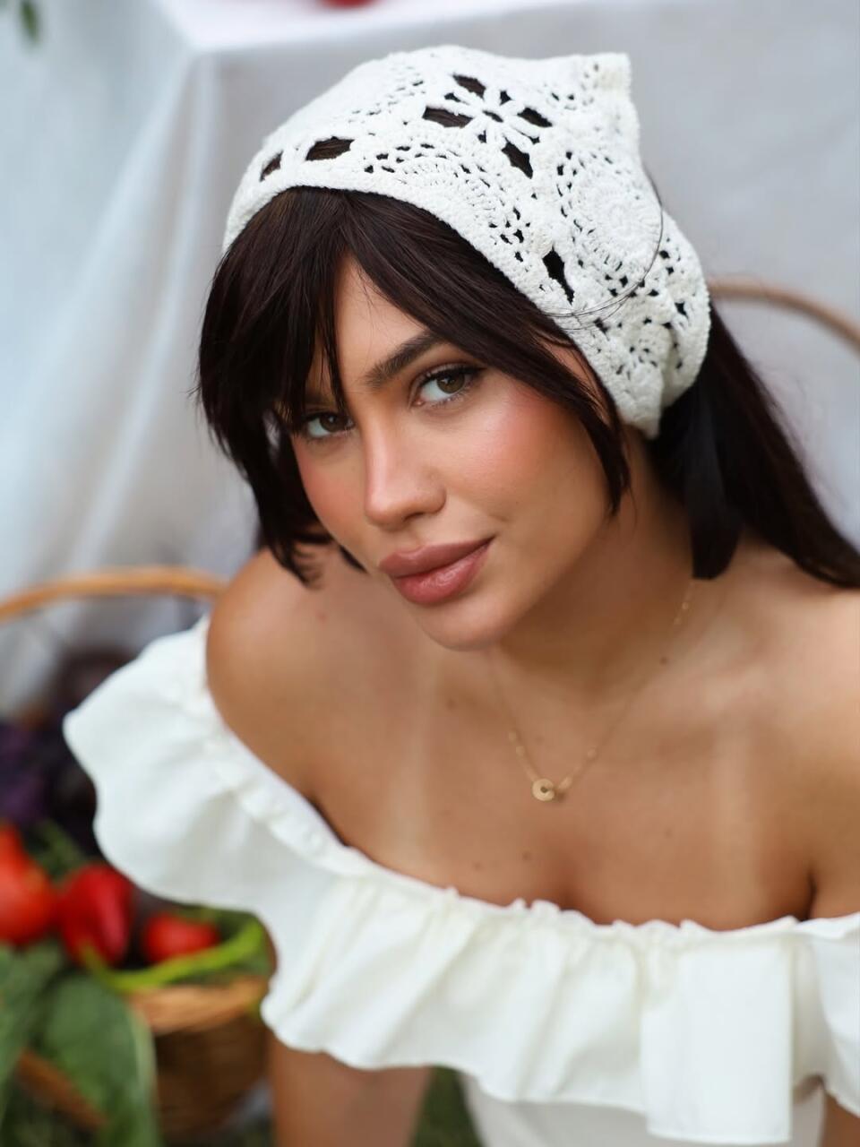 she.meriam устроила фотосессию на лоне природы