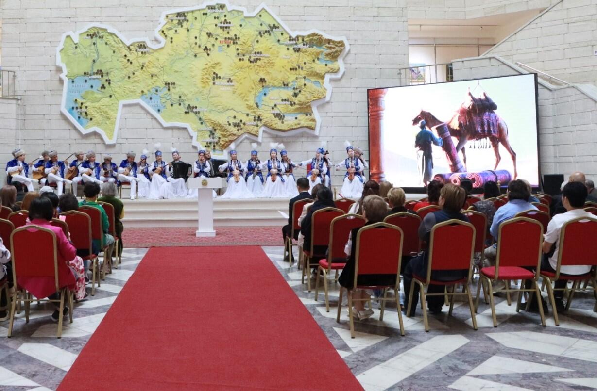 В Алматы открылась выставка "Дыхание времени в народном искусстве", посвященная 120-летию Лятифа Керимова