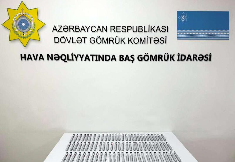У пассажира рейса Мумбаи-Баку обнаружены спрятанные лекарственные препараты
