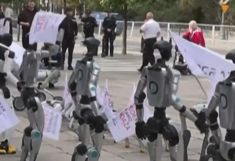 В Варшаве прошел митинг роботов