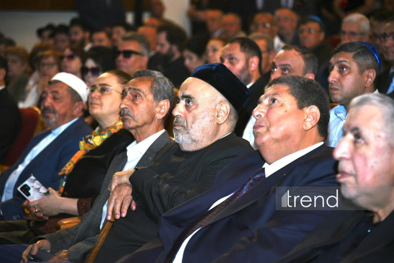 “Bu, sənin anşlaqındır...” – Bakıda səhnə ustası, Xalq artisti Aleksandr Şarovski ilə vida mərasimi keçirilib