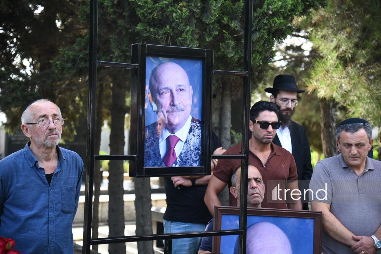 Народного артиста Александра Шаровского проводили в последний путь