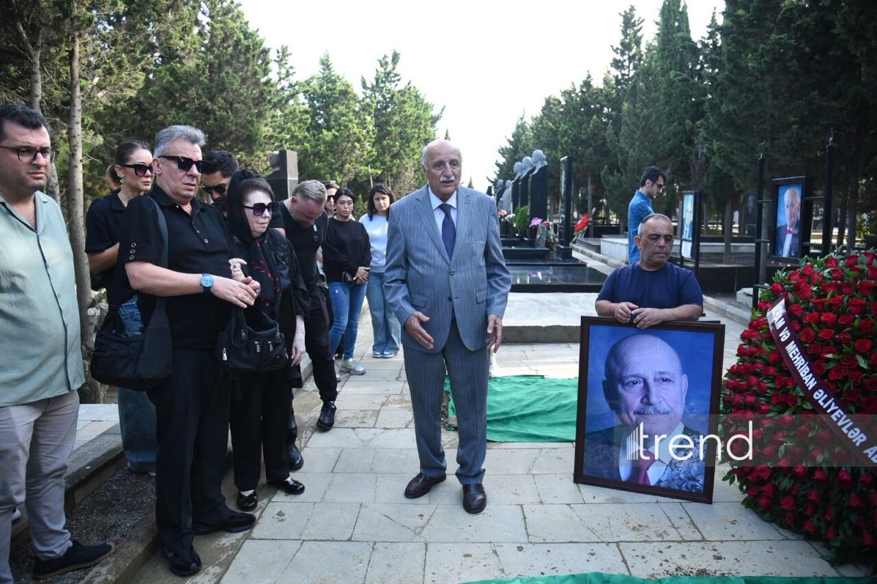 Народного артиста Александра Шаровского проводили в последний путь