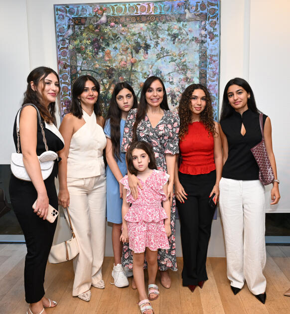 Heydər Əliyev Fondunun vitse-prezidenti Leyla Əliyeva və Arzu Əliyeva Madriddə MAMA “Ana təbiət” beynəlxalq incəsənət sərgisinin açılışında iştirak ediblər