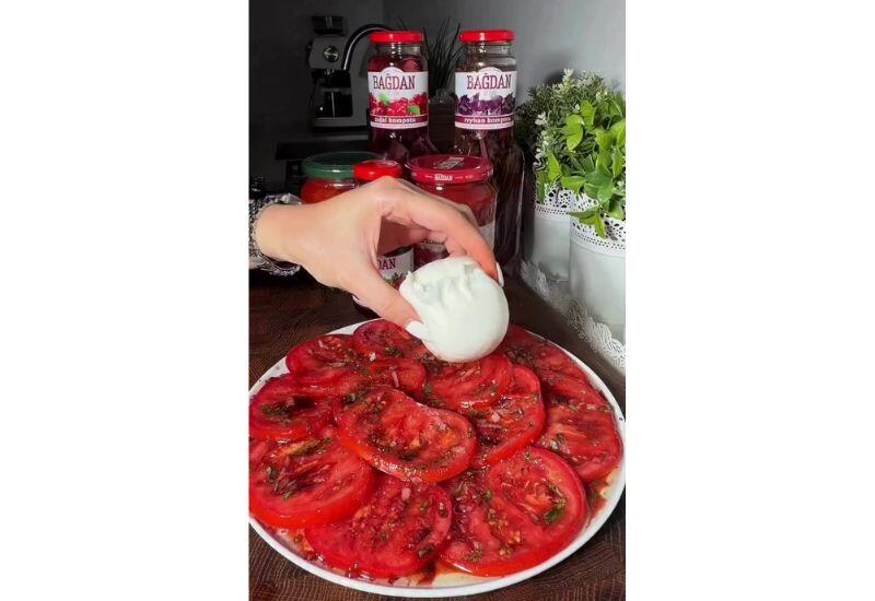 Салат с бурратой