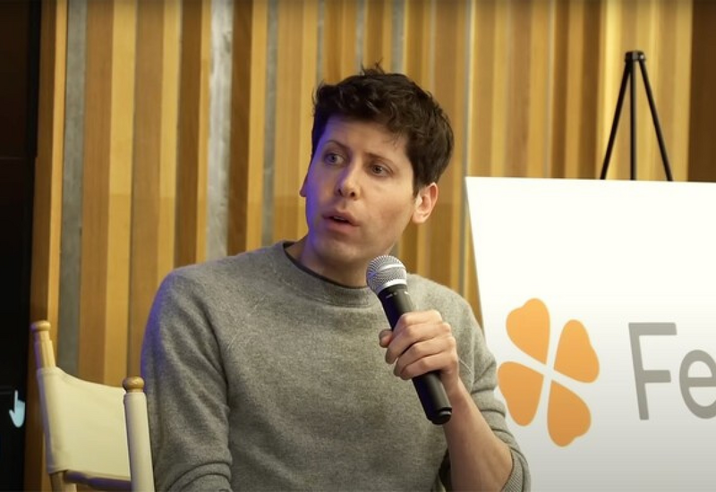 Глава OpenAI признал риск потери контроля над ИИ