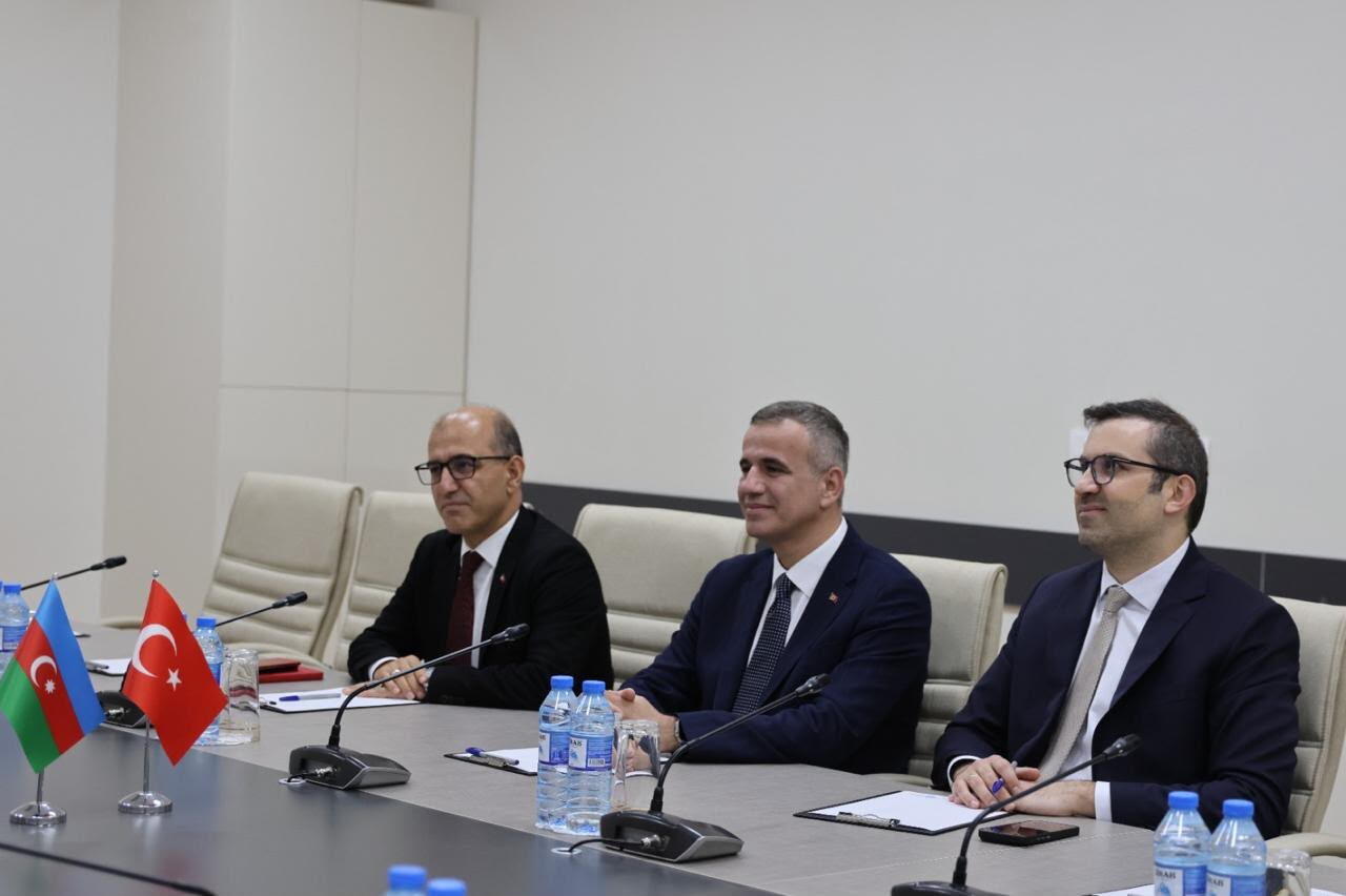 Media və Yayım Şurasında Türkiyə nümayəndə heyəti ilə görüş keçirilib