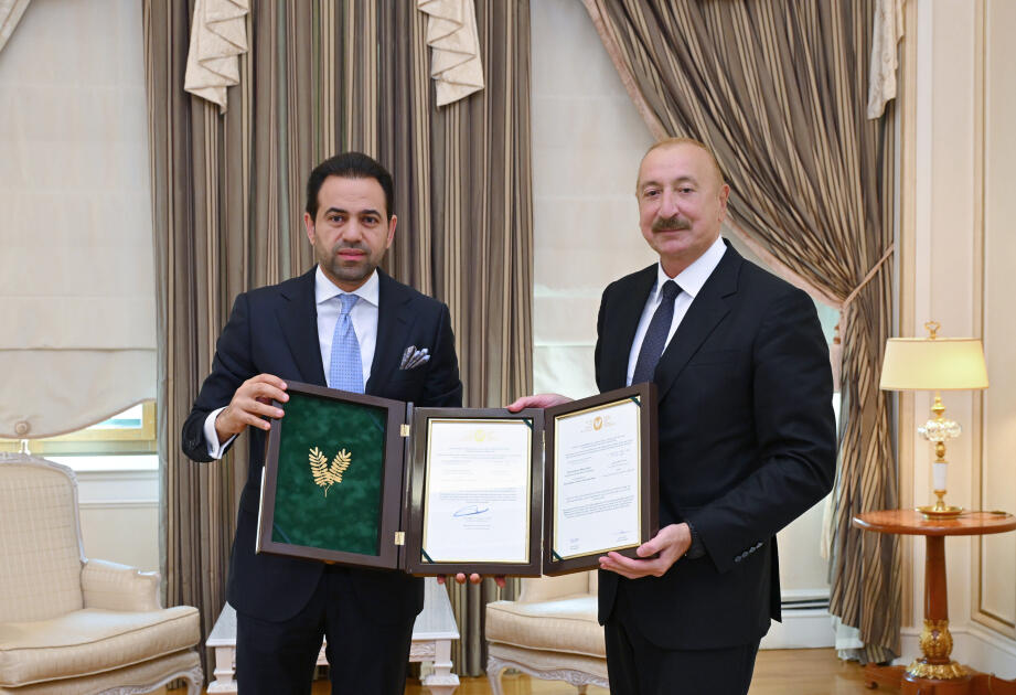 Prezident İlham Əliyev Müsəlman Ağsaqqalları Şurasının baş katibini qəbul edib