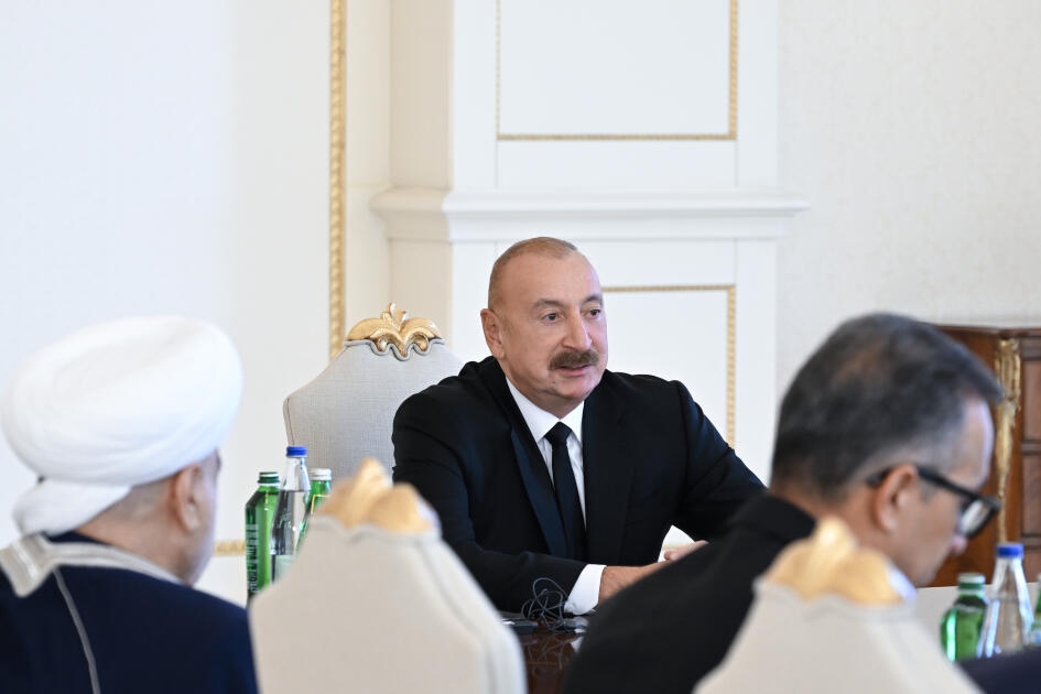 Президент Ильхам Алиев принял участников проходящих в Баку международных конференций