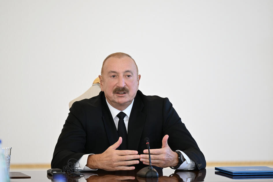 Президент Ильхам Алиев принял участников проходящих в Баку международных конференций