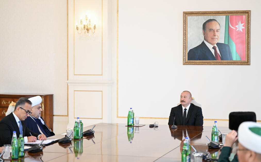 Президент Ильхам Алиев принял участников проходящих в Баку международных конференций