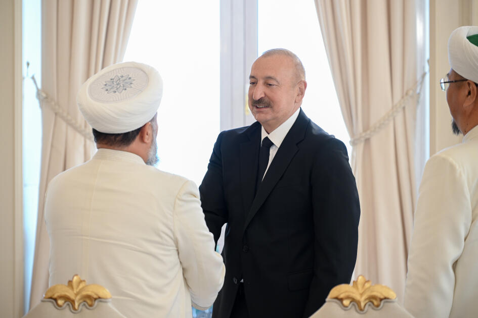 Президент Ильхам Алиев принял участников проходящих в Баку международных конференций