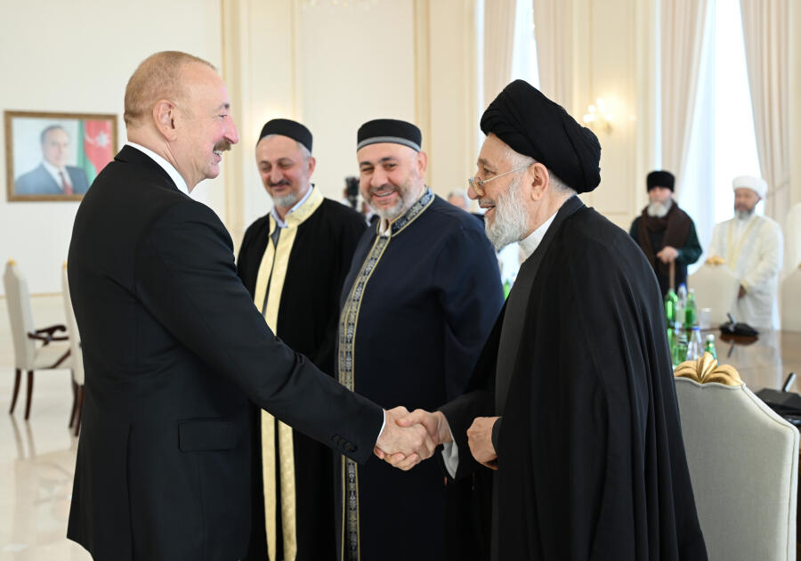 Президент Ильхам Алиев принял участников проходящих в Баку международных конференций