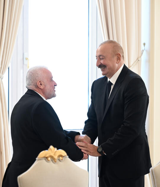 Искренняя беседа Президента Ильхама Алиева с участниками проходящих в Баку международных конференций