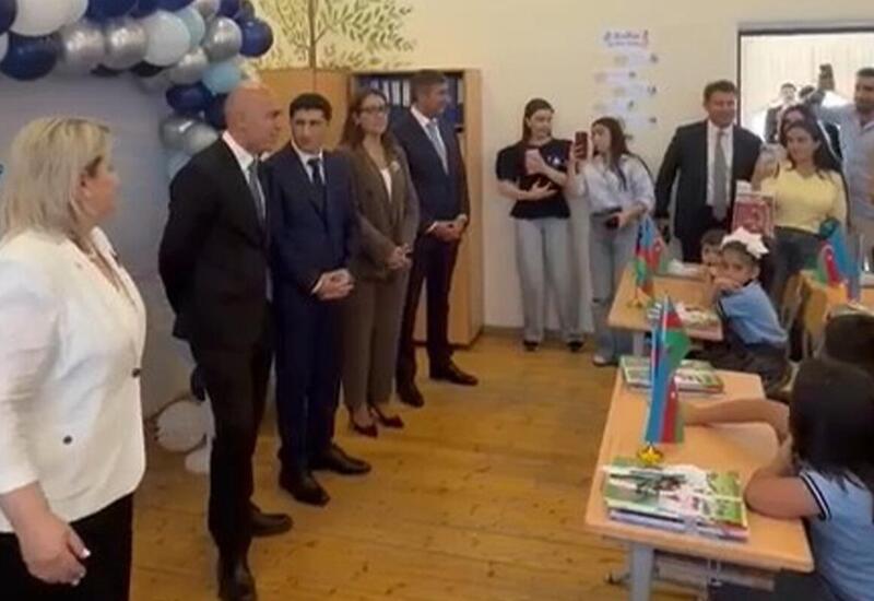 Министр образования пообщался с первоклассниками в Баку