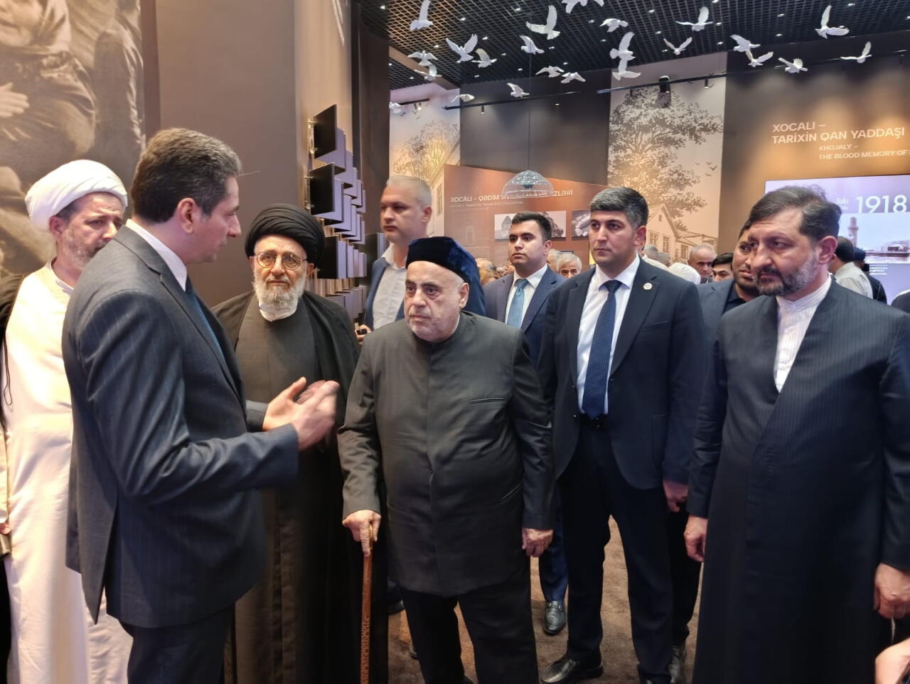 Участники международной конференции ознакомились с Мемориалом жертвам Ходжалинского геноцида
