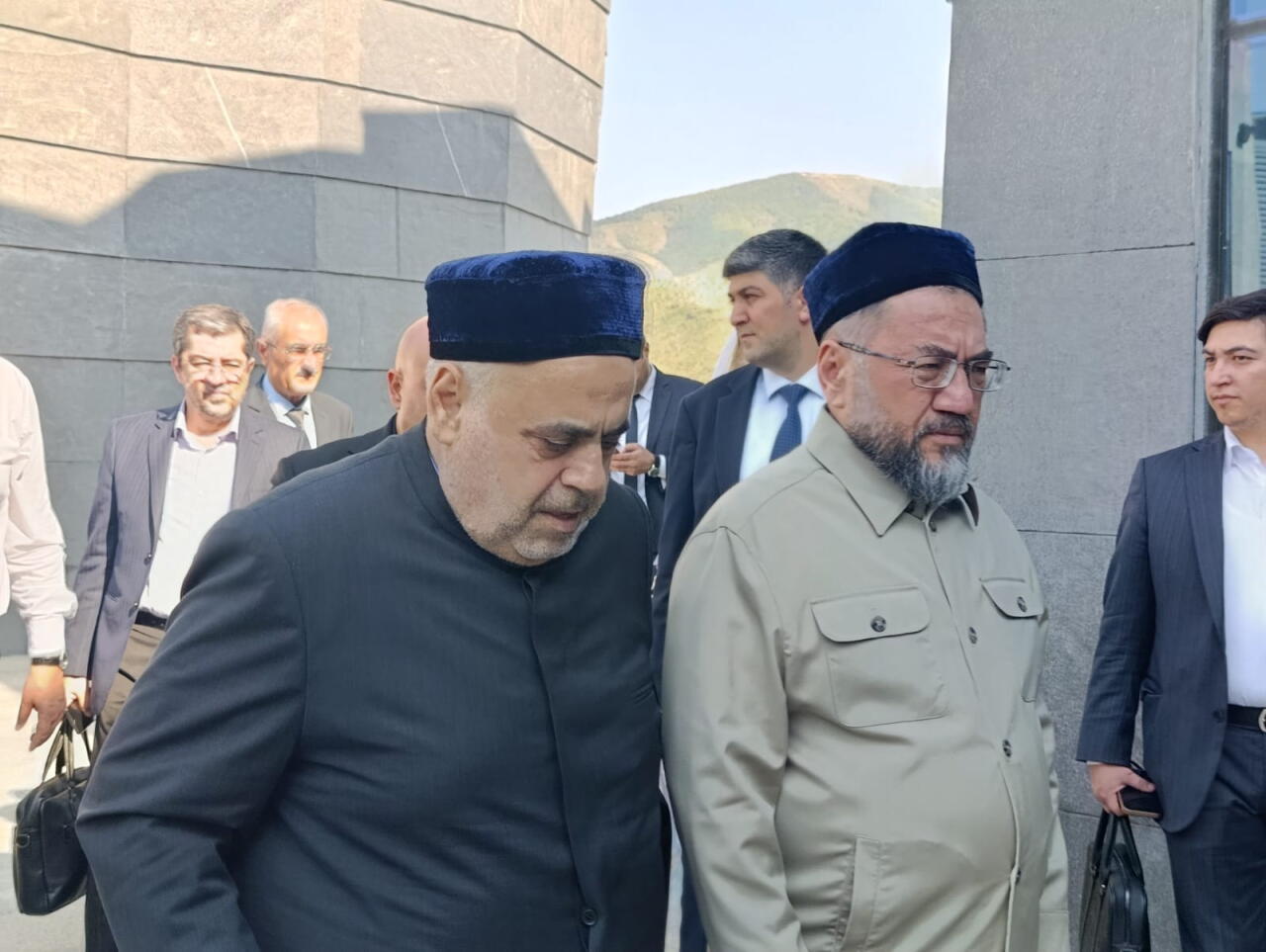 Участники международной конференции ознакомились с Мемориалом жертвам Ходжалинского геноцида