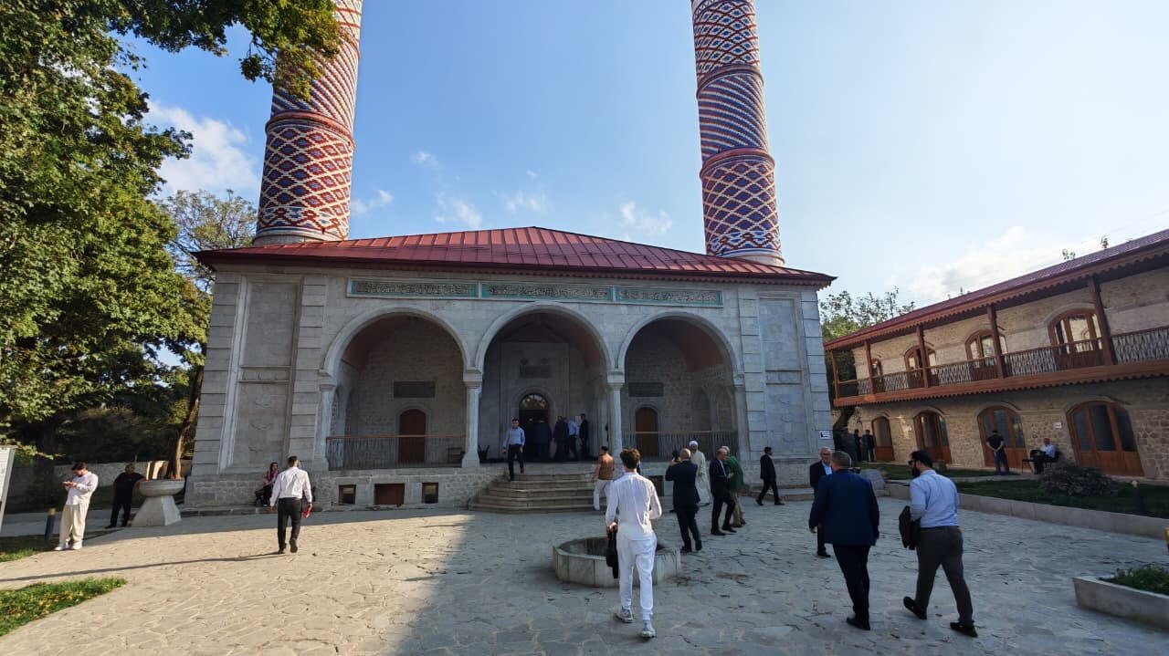 Seyyid Yəhya Bakuviyə həsr olunmuş konfransın iştirakçıları Şuşa şəhəri ilə tanış olublar