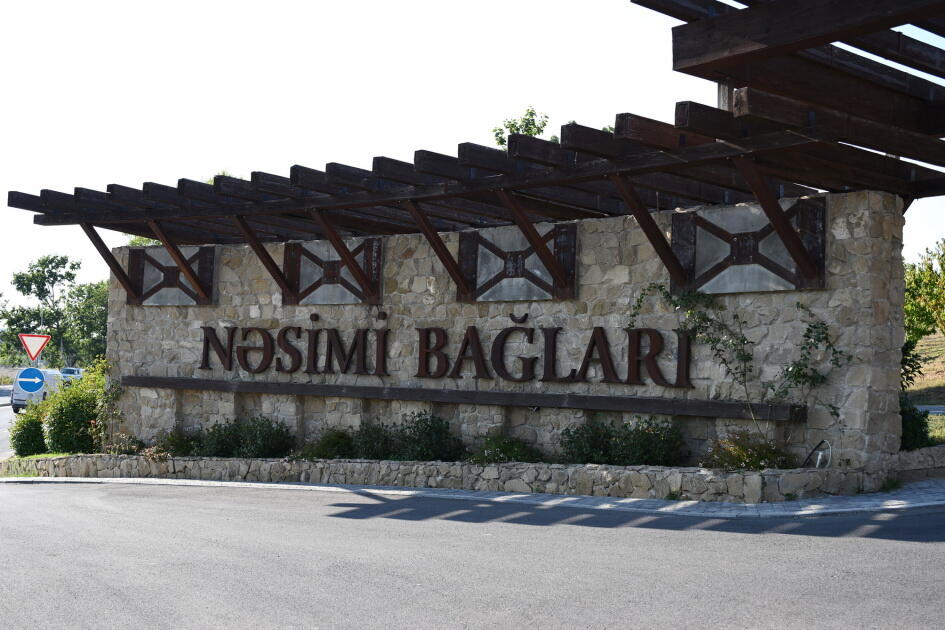 Prezident İlham Əliyev və Birinci xanım Mehriban Əliyeva Şamaxıda “Nəsimi Bağları” kompleksi ilə tanış olublar