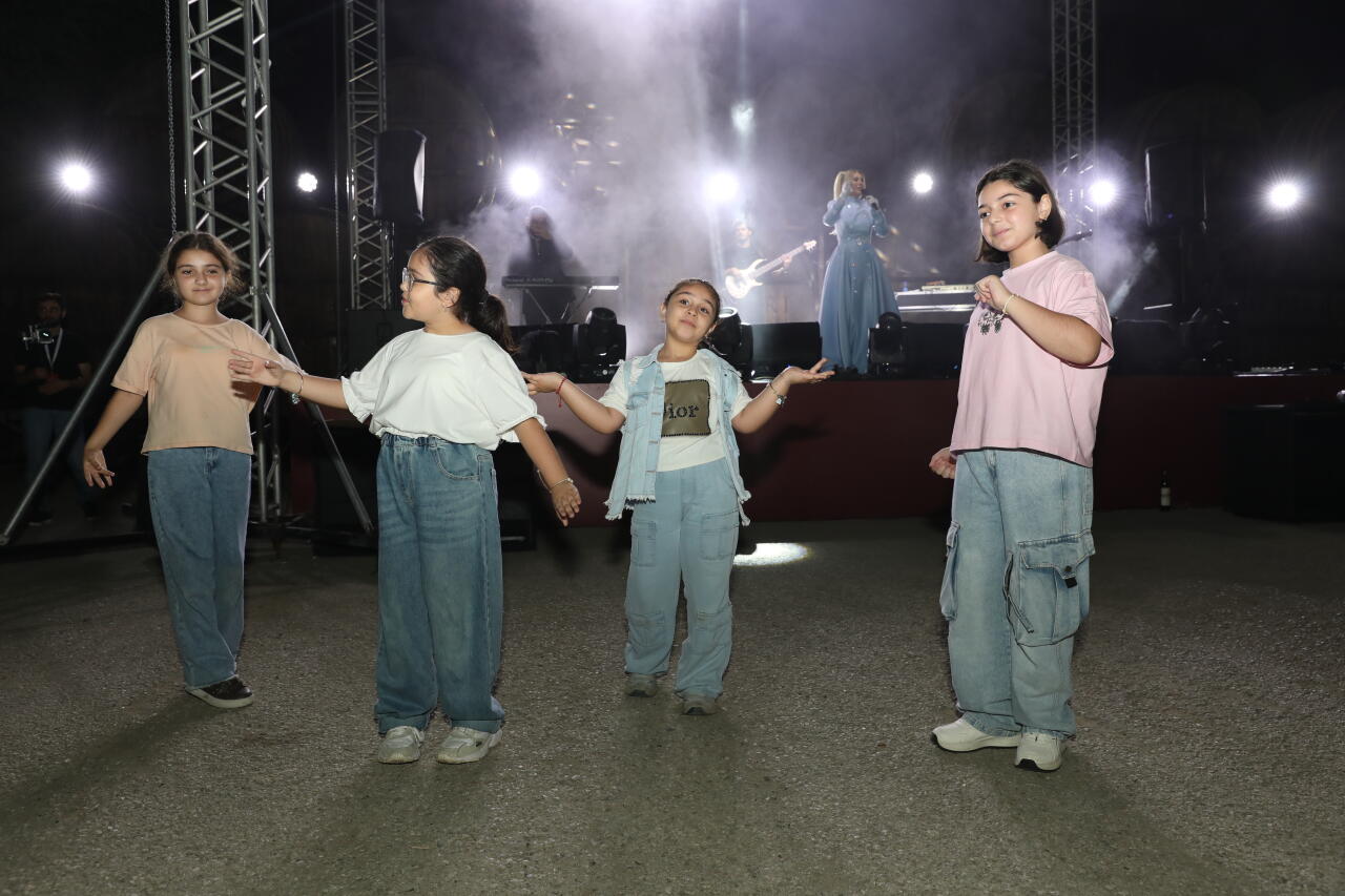 Meysəridə festival axşamı: səhnədə sevilən ifaçılar